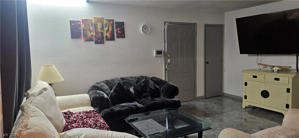 5081 Pioneer, Las Vegas, NV 89146