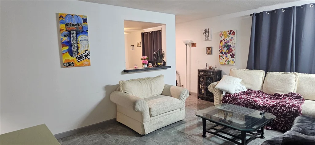 5081 Pioneer, Las Vegas, NV 89146
