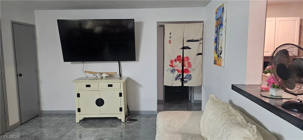 5081 Pioneer, Las Vegas, NV 89146