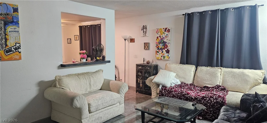 5081 Pioneer, Las Vegas, NV 89146