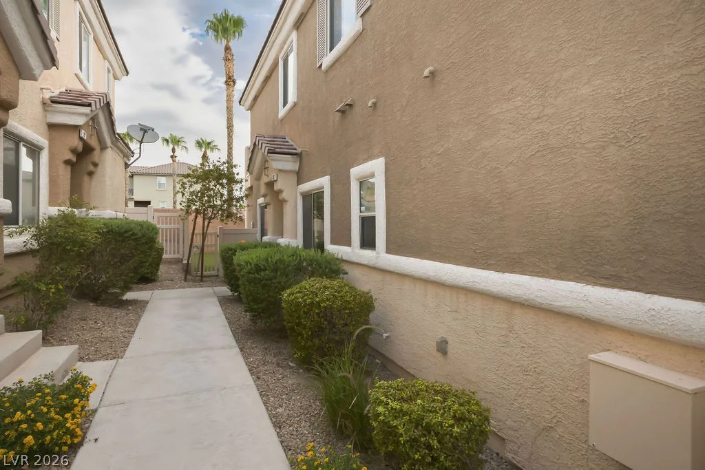 9068 Bushy Tail, Las Vegas, NV 89149