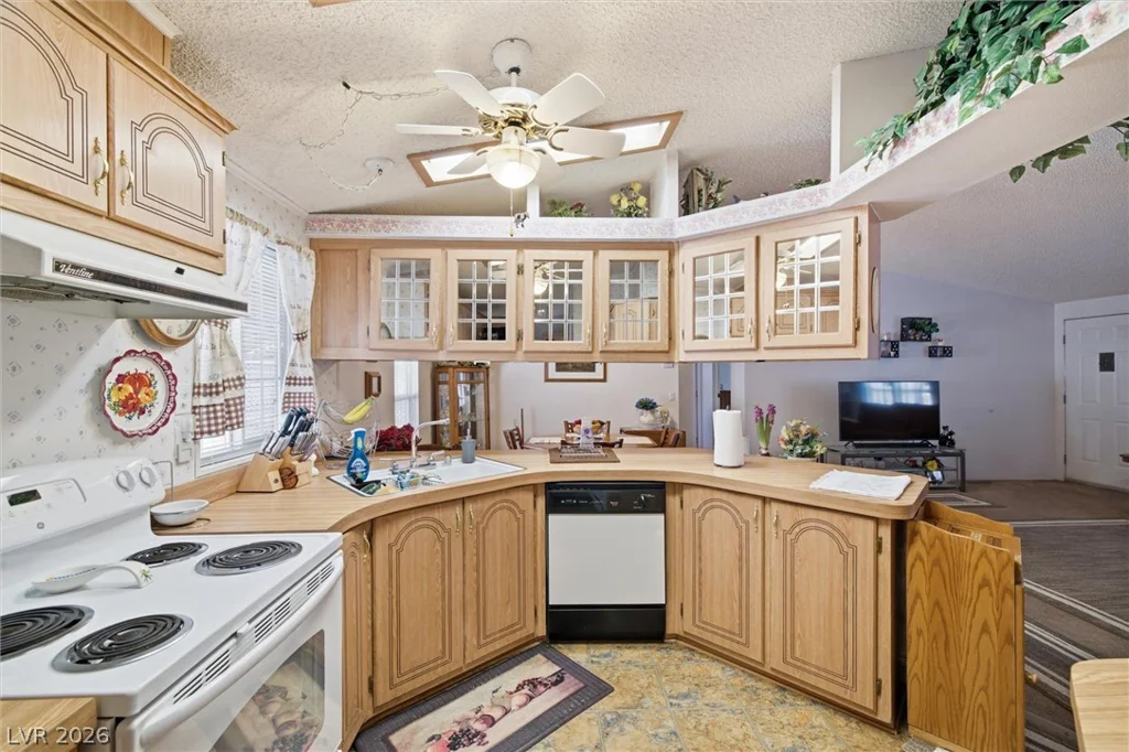 2430 Quebec, Pahrump, NV 89048
