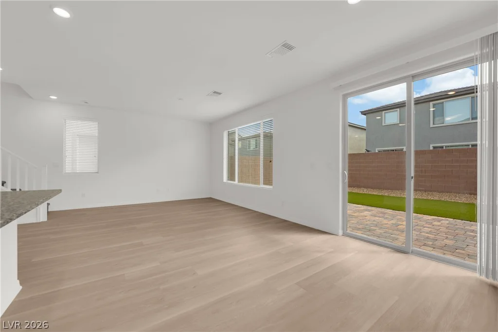 5803 Haleh, Las Vegas, NV 89141