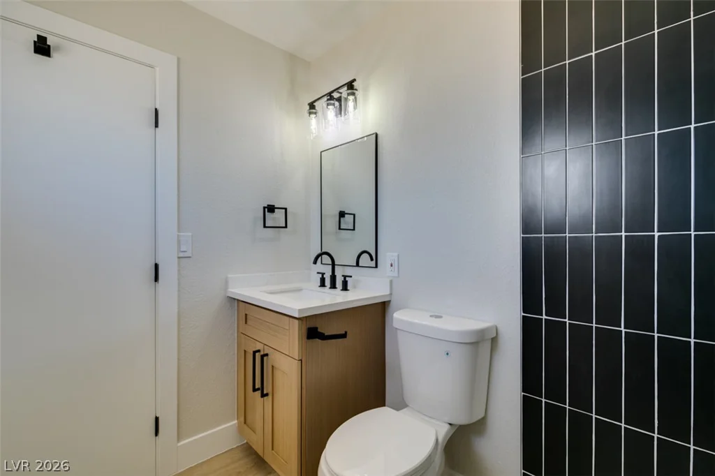 5920 Forrest Hills, Las Vegas, NV 89108