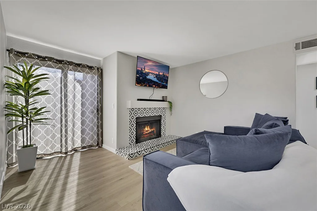 2984 Juniper Hills, Las Vegas, NV 89142