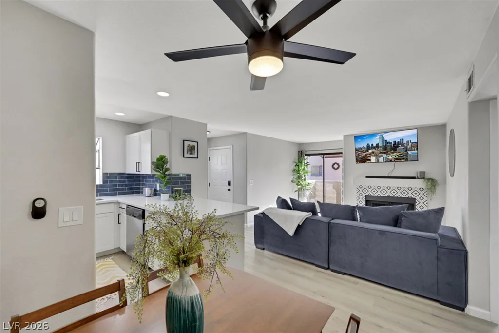2984 Juniper Hills, Las Vegas, NV 89142