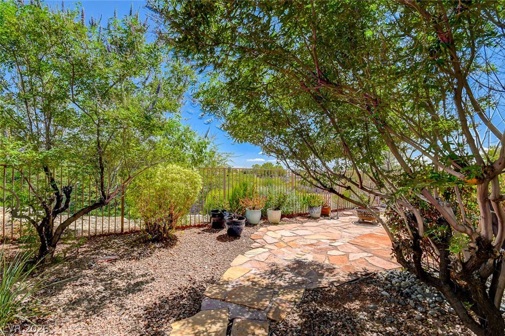 8952 Sandy Isle, Las Vegas, NV 89131