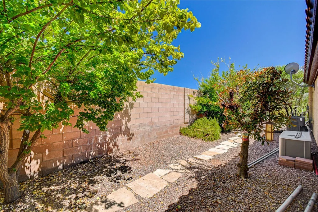 8952 Sandy Isle, Las Vegas, NV 89131