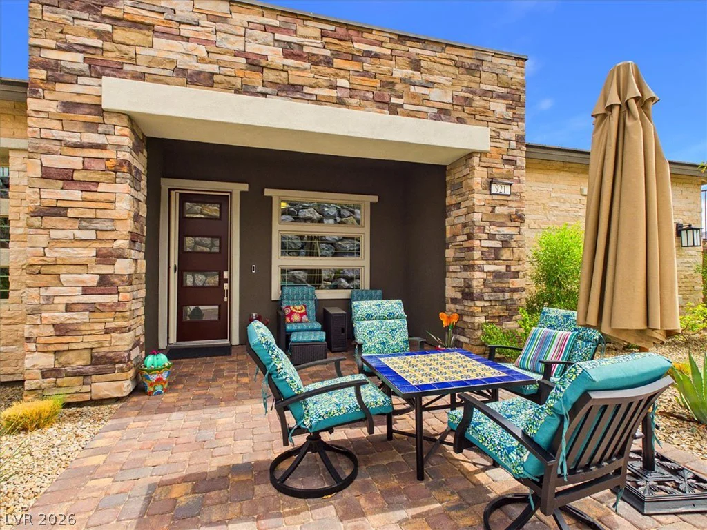 921 Woodburn, Las Vegas, NV 89138