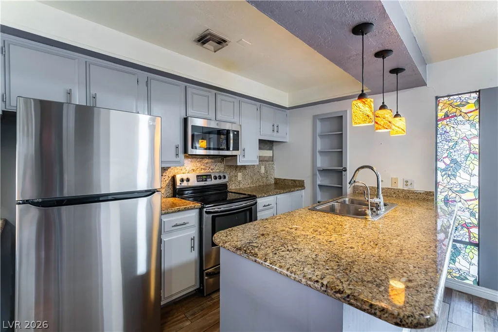 1301 St Louis, Las Vegas, NV 89104