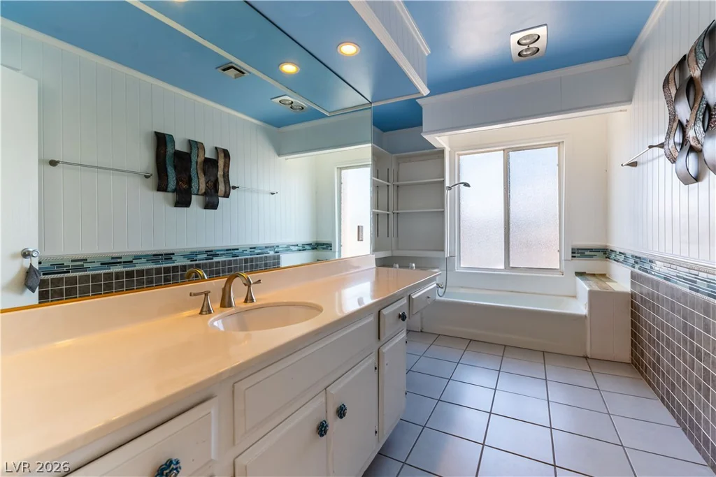 1301 St Louis, Las Vegas, NV 89104