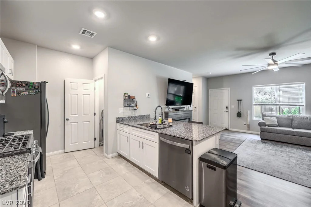7313 Sunray Point, North Las Vegas, NV 89084