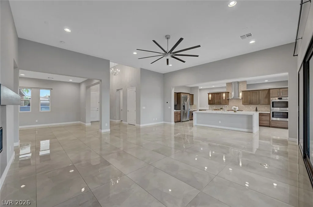 8477 Wolf Mountain, Las Vegas, NV 89129