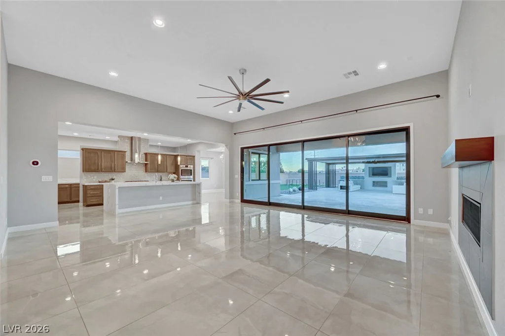 8477 Wolf Mountain, Las Vegas, NV 89129