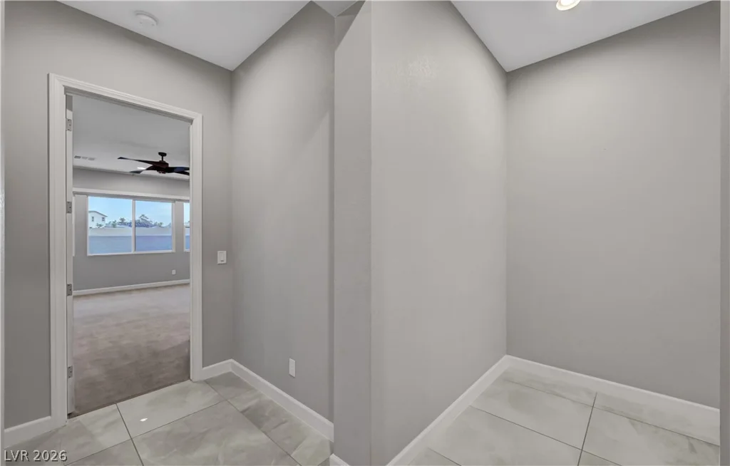 8477 Wolf Mountain, Las Vegas, NV 89129