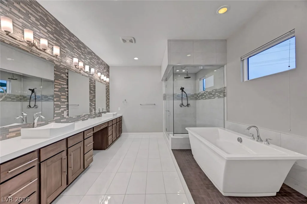 8477 Wolf Mountain, Las Vegas, NV 89129