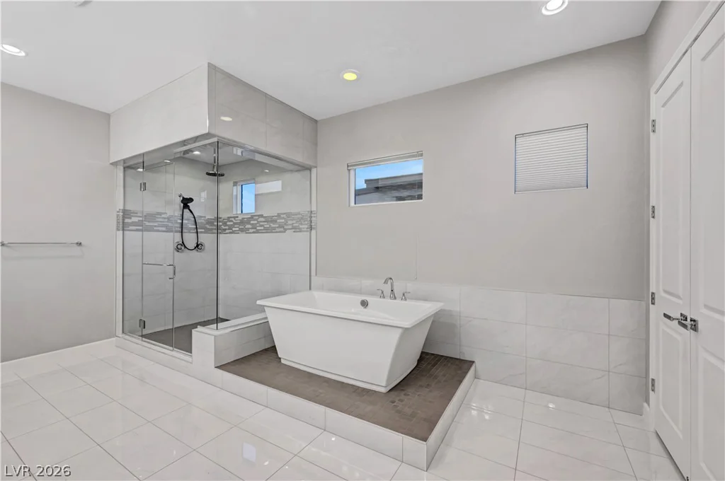 8477 Wolf Mountain, Las Vegas, NV 89129
