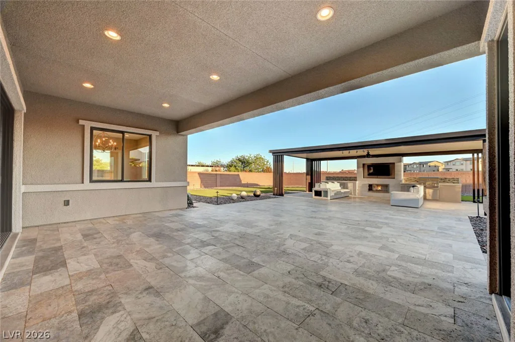 8477 Wolf Mountain, Las Vegas, NV 89129