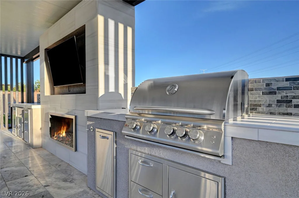 8477 Wolf Mountain, Las Vegas, NV 89129