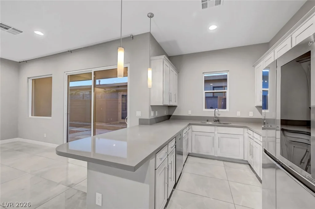 8477 Wolf Mountain, Las Vegas, NV 89129