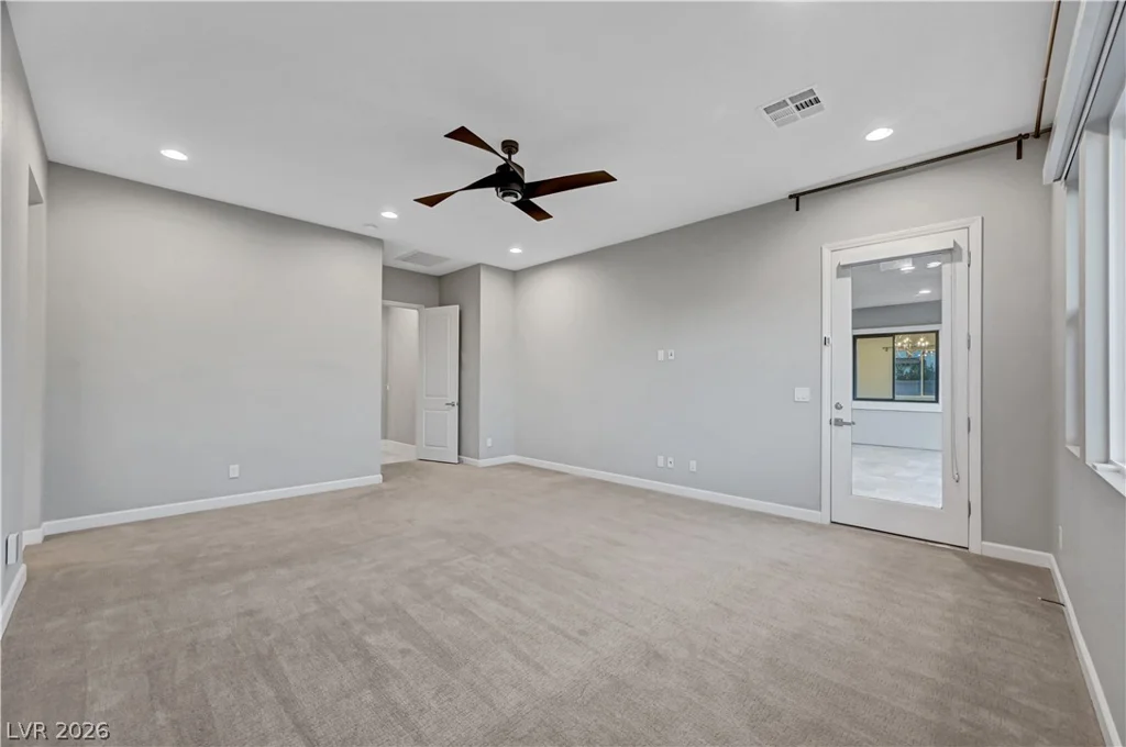 8477 Wolf Mountain, Las Vegas, NV 89129