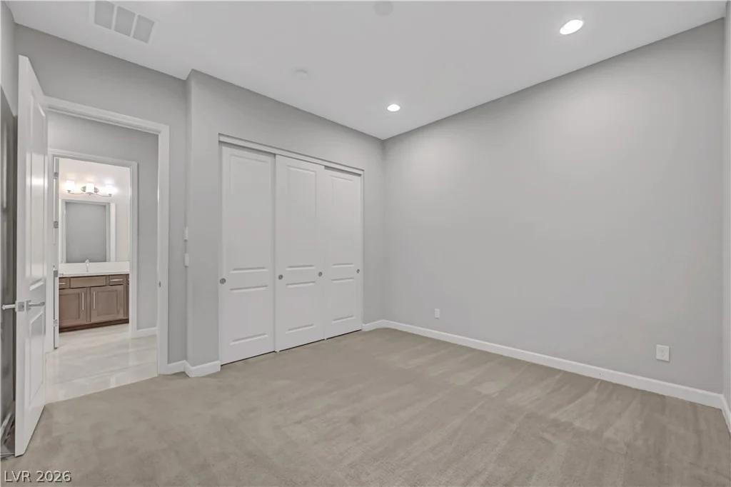 8477 Wolf Mountain, Las Vegas, NV 89129