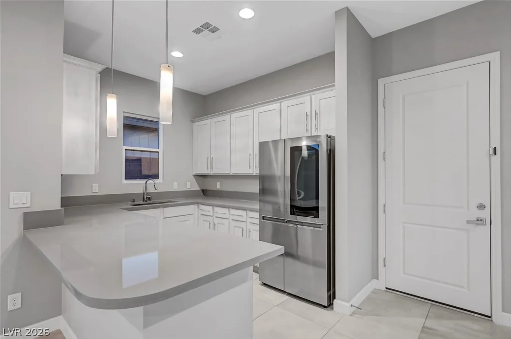 8477 Wolf Mountain, Las Vegas, NV 89129
