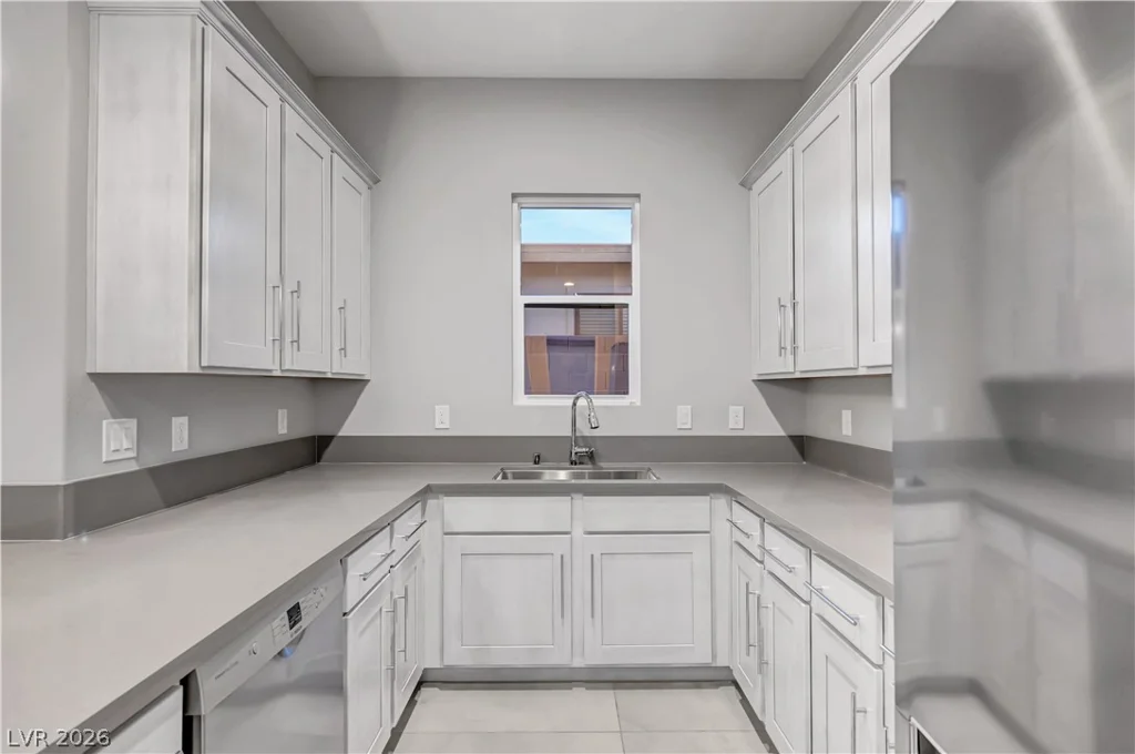8477 Wolf Mountain, Las Vegas, NV 89129