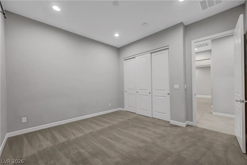 8477 Wolf Mountain, Las Vegas, NV 89129