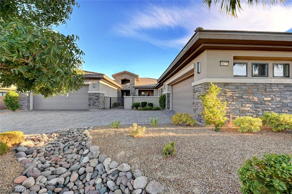 8477 Wolf Mountain, Las Vegas, NV 89129