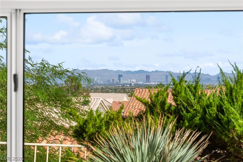10701 Back Plains, Las Vegas, NV 89134