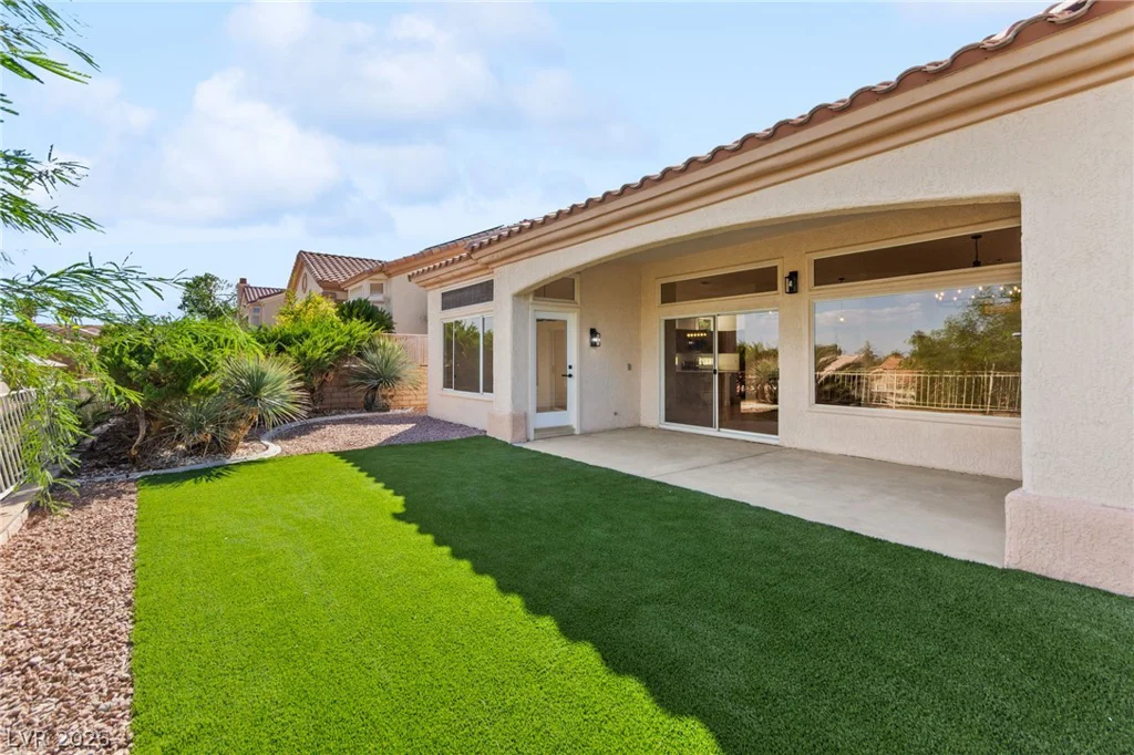 10701 Back Plains, Las Vegas, NV 89134