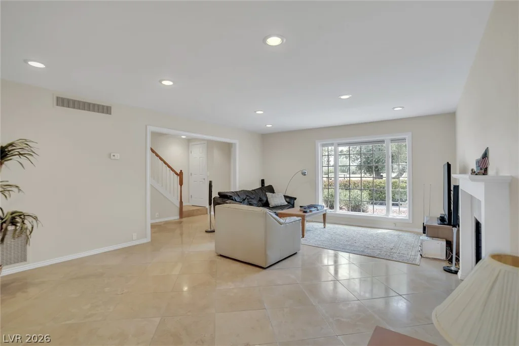 548 Tam O Shanter, Las Vegas, NV 89109