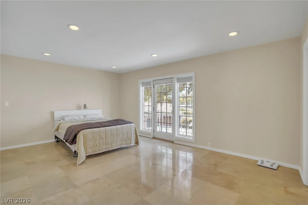 548 Tam O Shanter, Las Vegas, NV 89109