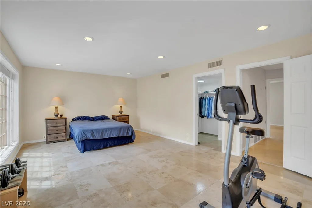 548 Tam O Shanter, Las Vegas, NV 89109