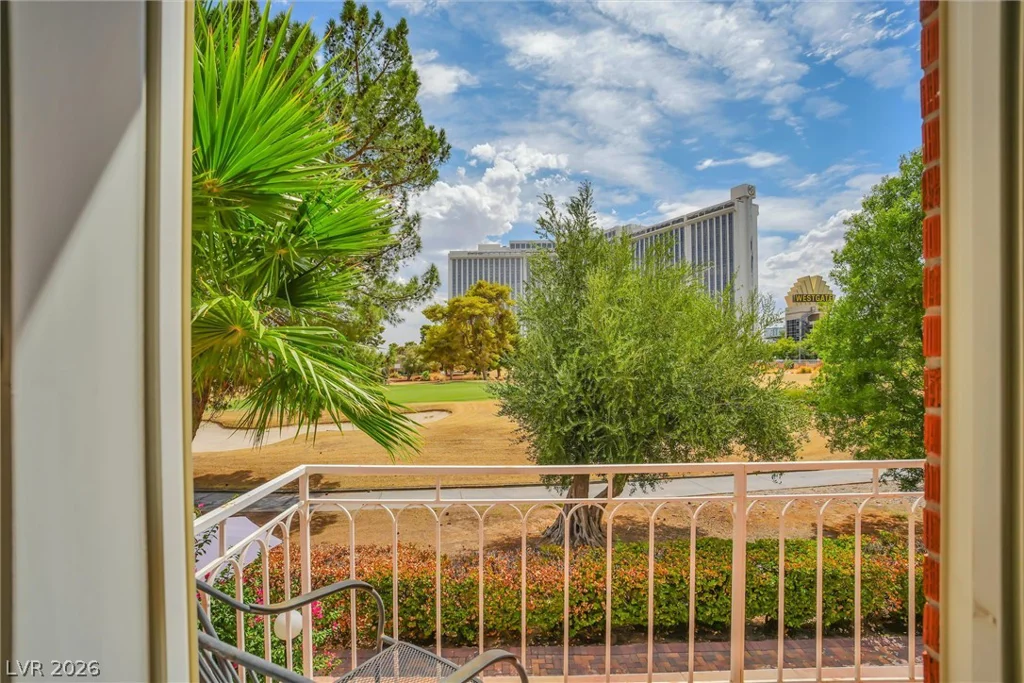 548 Tam O Shanter, Las Vegas, NV 89109