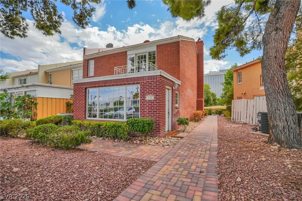 548 Tam O Shanter, Las Vegas, NV 89109