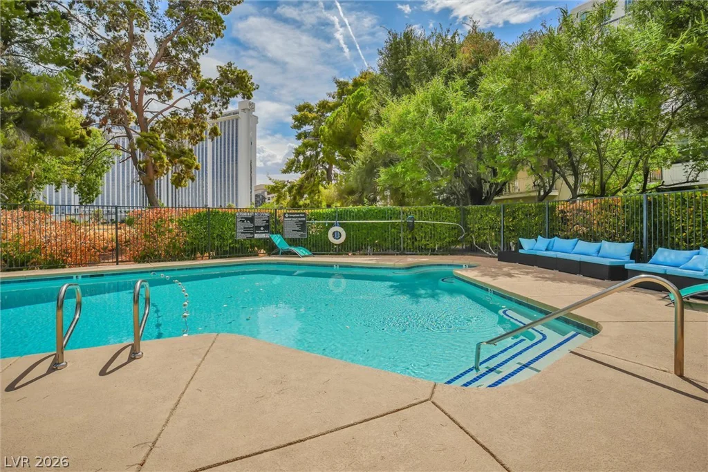 548 Tam O Shanter, Las Vegas, NV 89109