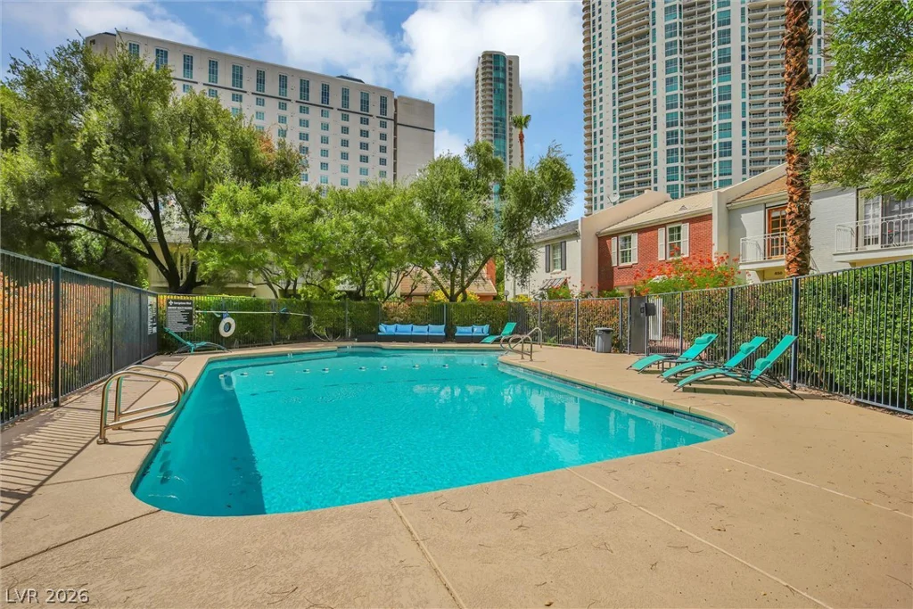 548 Tam O Shanter, Las Vegas, NV 89109
