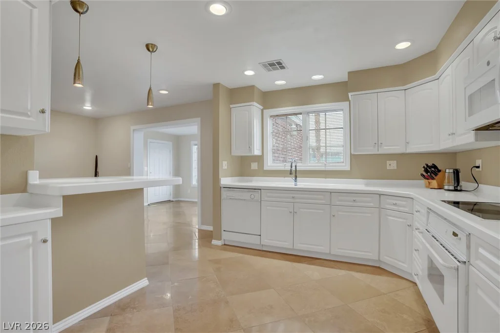 548 Tam O Shanter, Las Vegas, NV 89109
