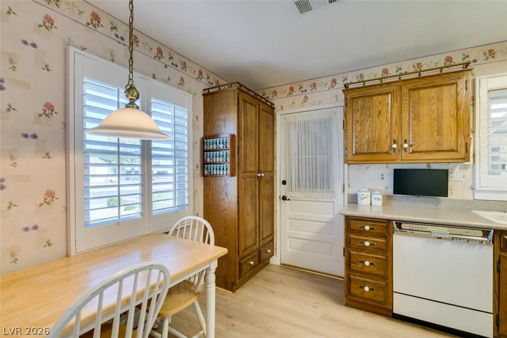 661 Burton, Henderson, NV 89015