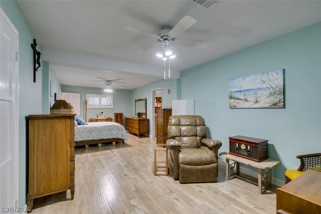 661 Burton, Henderson, NV 89015