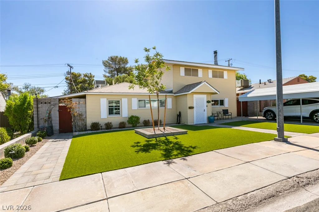 661 Burton, Henderson, NV 89015