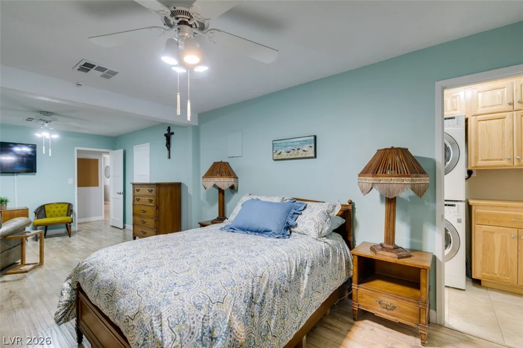 661 Burton, Henderson, NV 89015