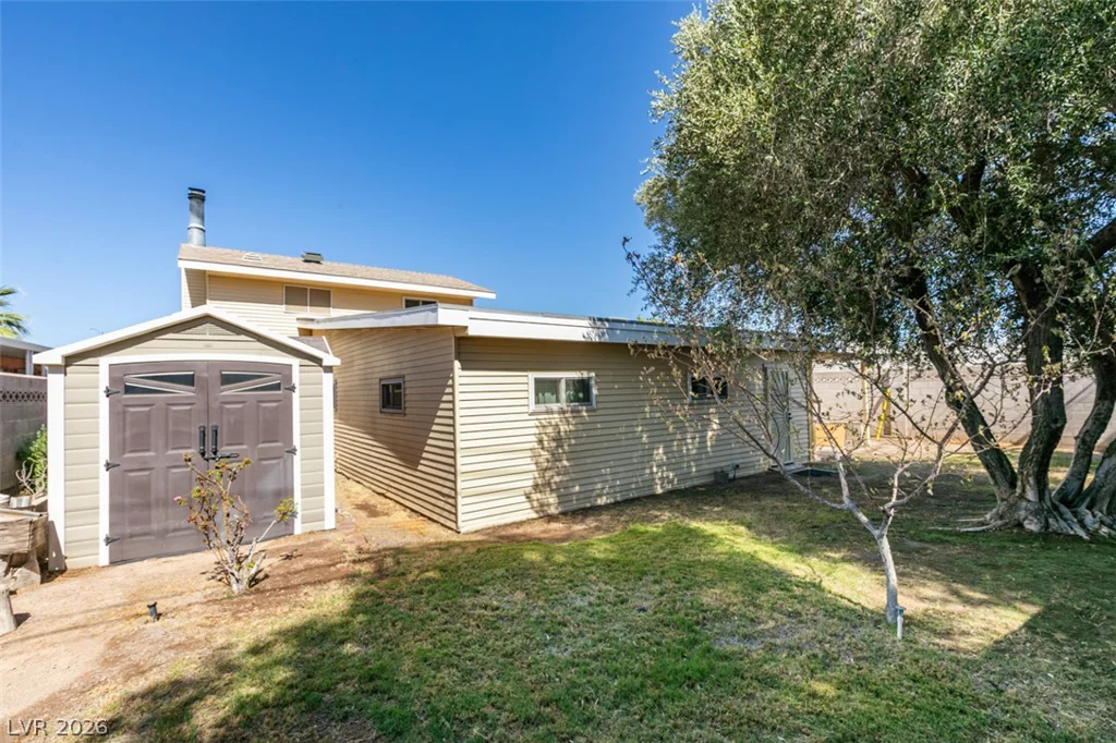 661 Burton, Henderson, NV 89015