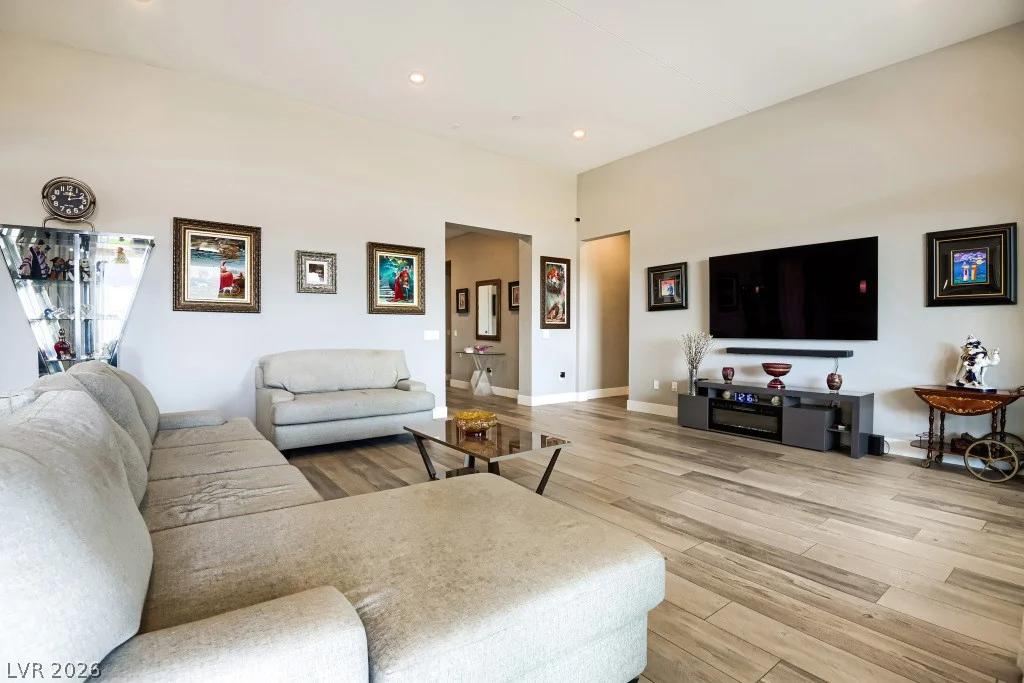 52 Thorn Creek, Henderson, NV 89011