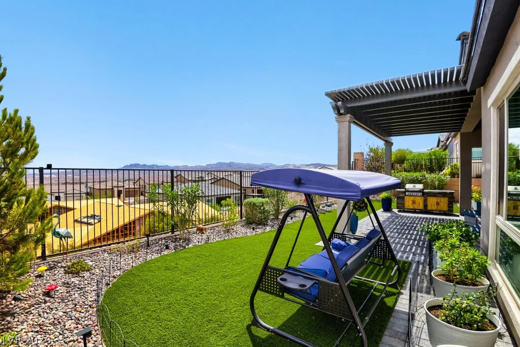 52 Thorn Creek, Henderson, NV 89011