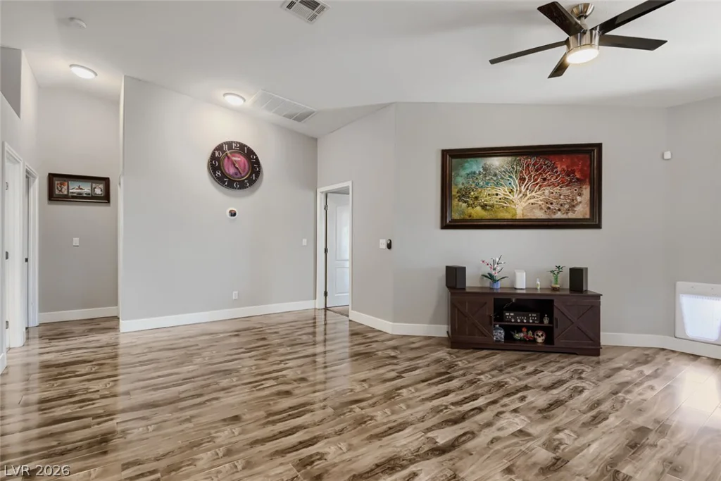 5218 Willowdale, North Las Vegas, NV 89031