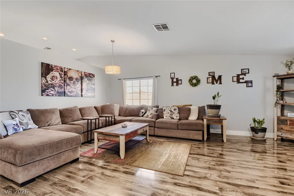 5218 Willowdale, North Las Vegas, NV 89031