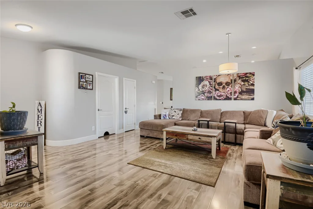 5218 Willowdale, North Las Vegas, NV 89031